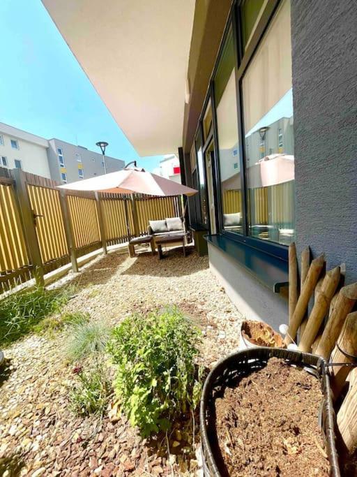 Amazing Large 2,5rooms With Terrace And Parking! Apartmán